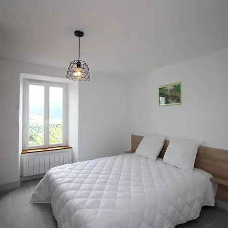 Apartment Murat-le-quaire, 5 Pieces, 8 Personnes - Fr-1-608-7